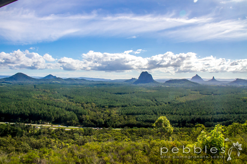 glass-house-mountains11
